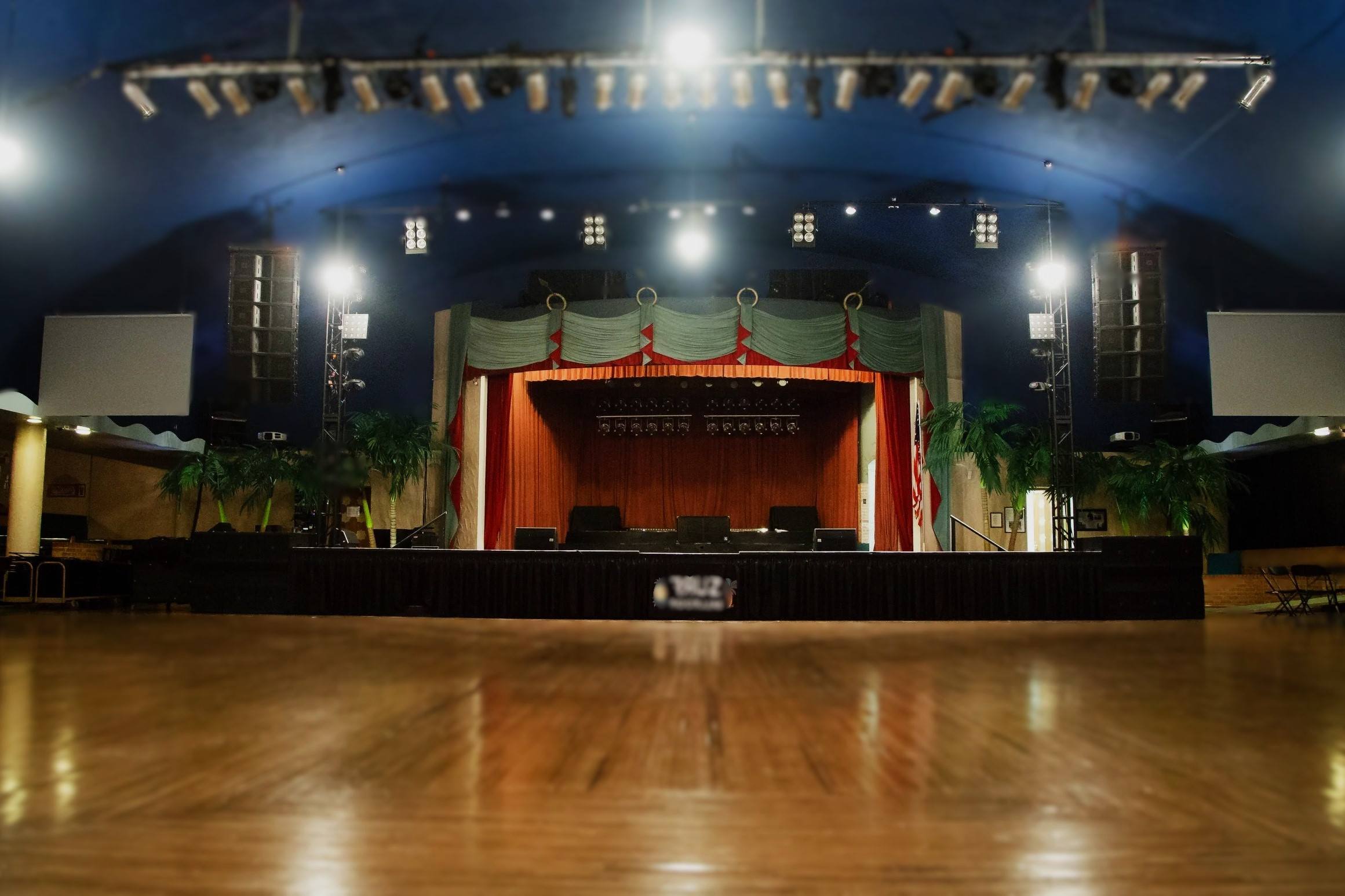 rock-roll-magic-at-clear-lakes-surf-ballroom