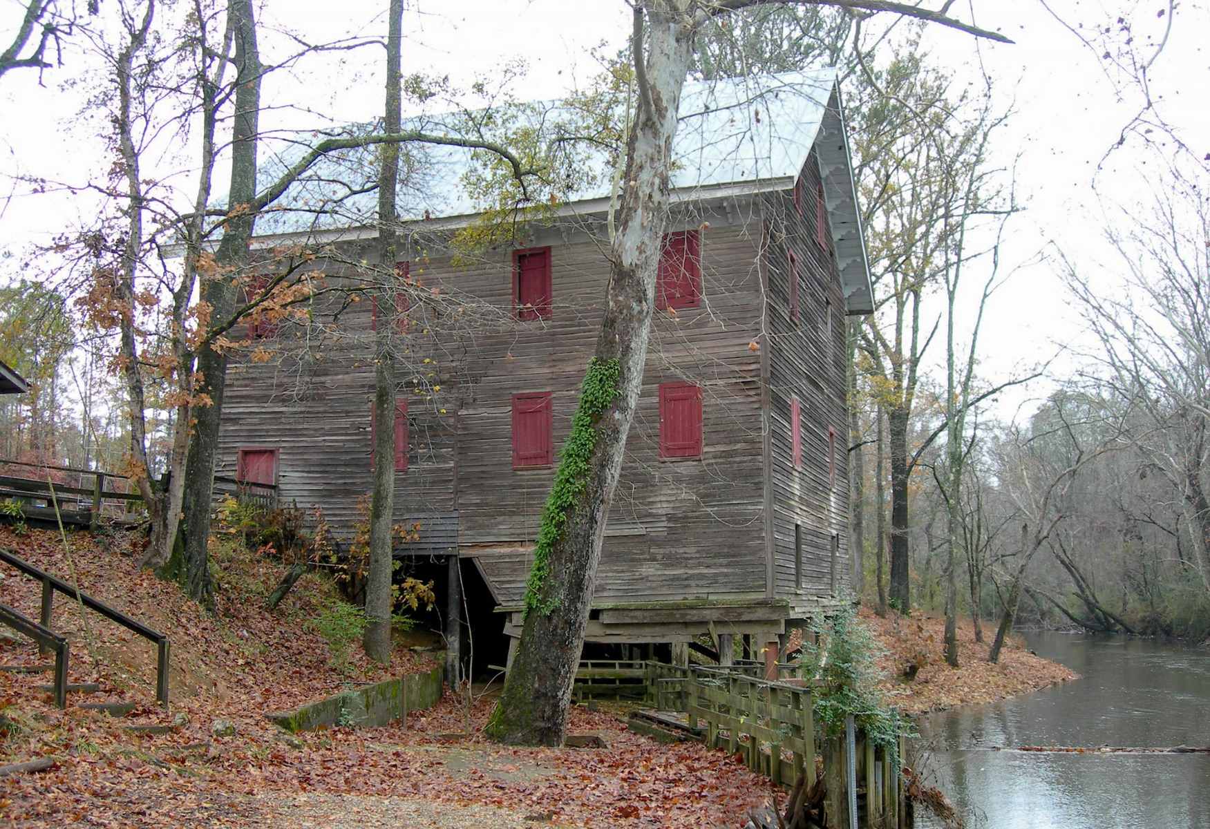 rustic-charm-awaits-at-yarbrough-grist-mill
