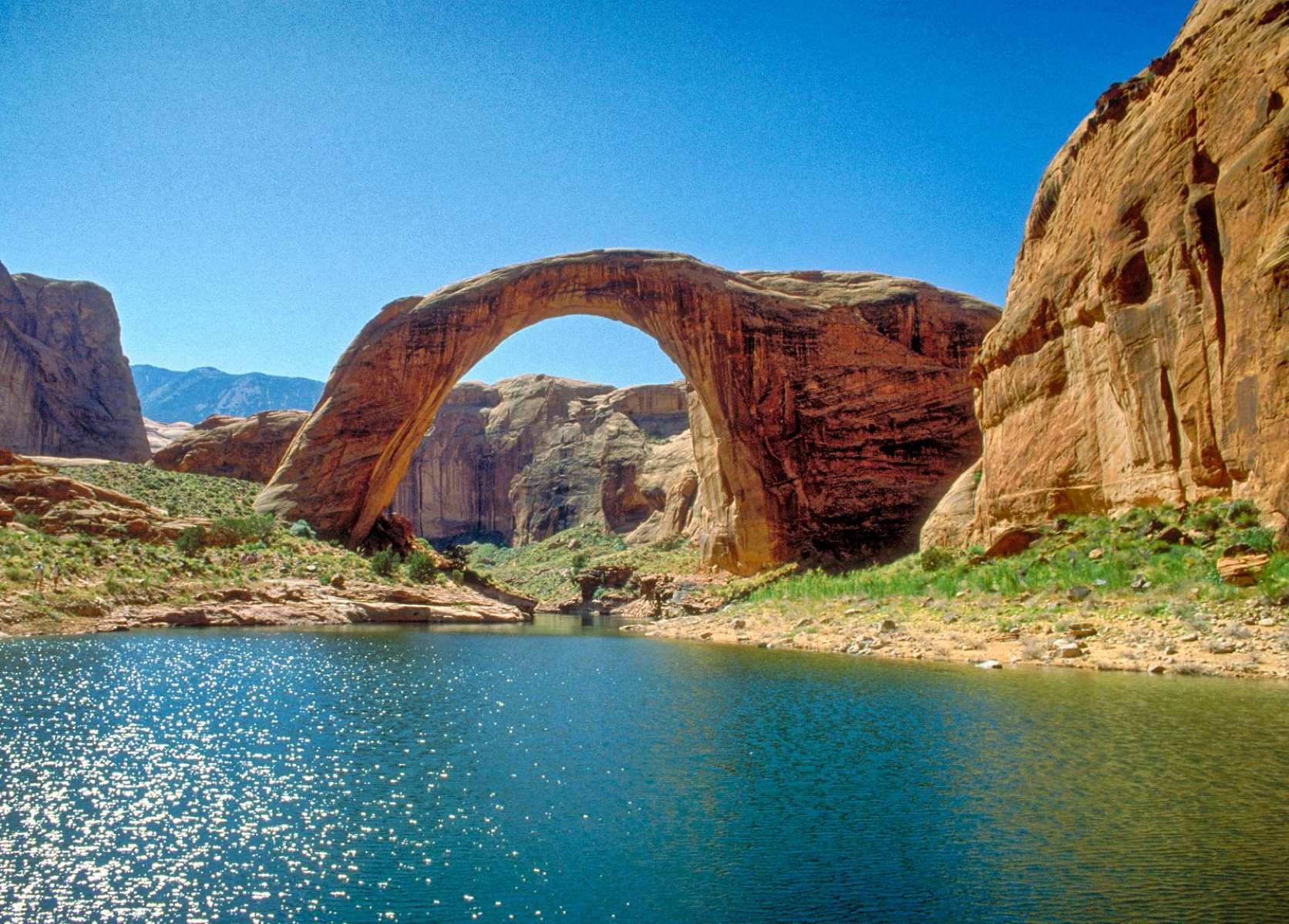 sail-to-the-majestic-rainbow-bridge-at-lake-powell