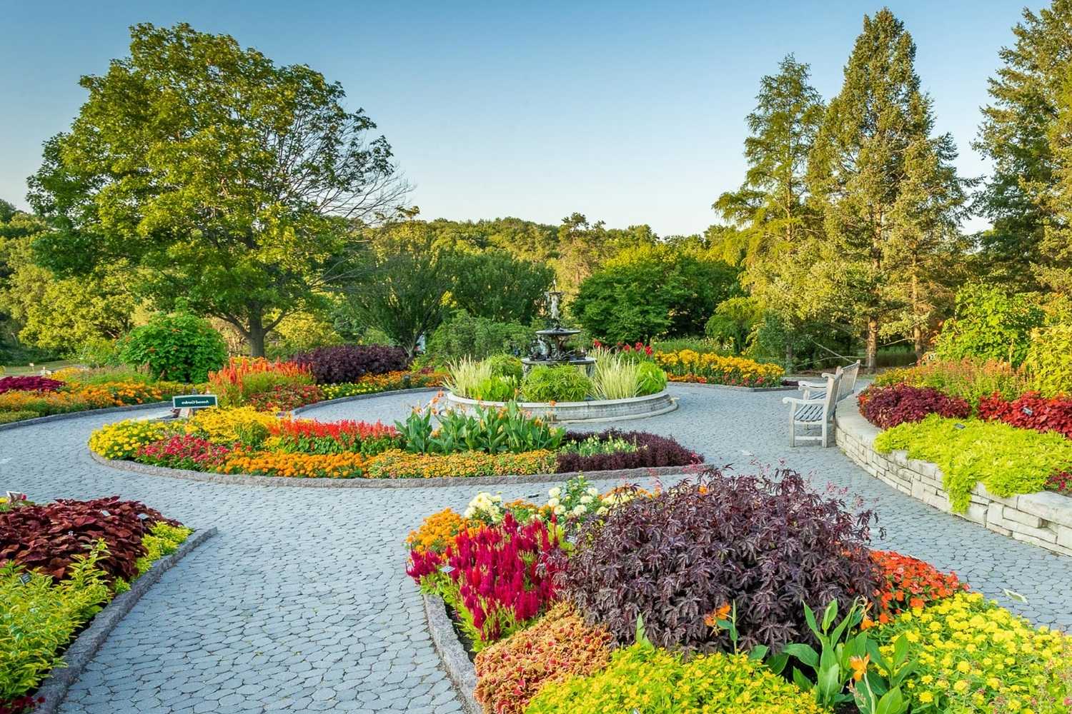 seasonal-splendor-at-minnesota-landscape-arboretum
