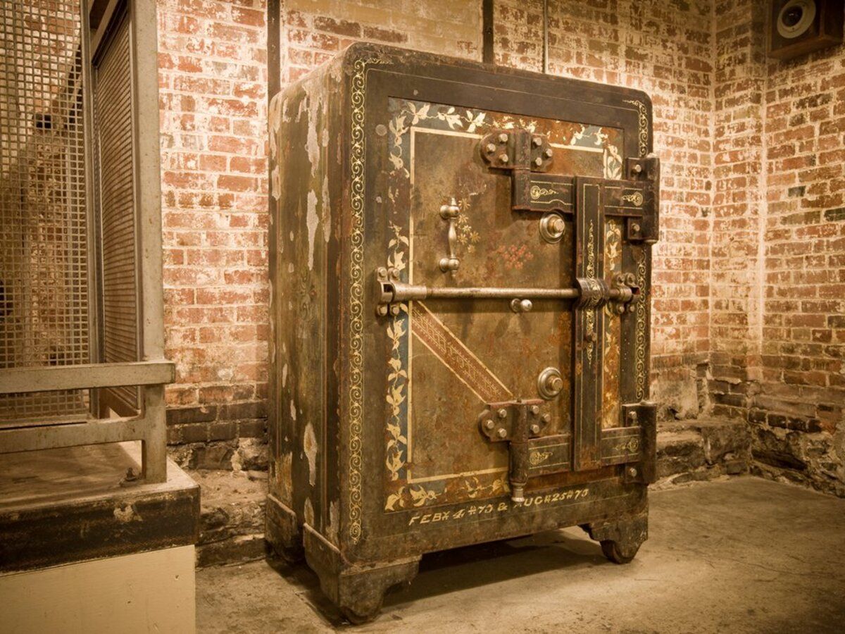 Secret-Antique-Vault-In-Springfield-Hidden-Measuring-Instruments secret-antique-vault-in-springfield-hidden-measuring-instruments