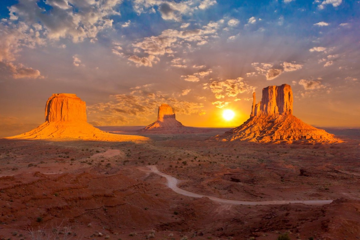 Secret-Harmonic-Overtone-Singing-Locations-In-Monument-Valley secret-harmonic-overtone-singing-locations-in-monument-valley