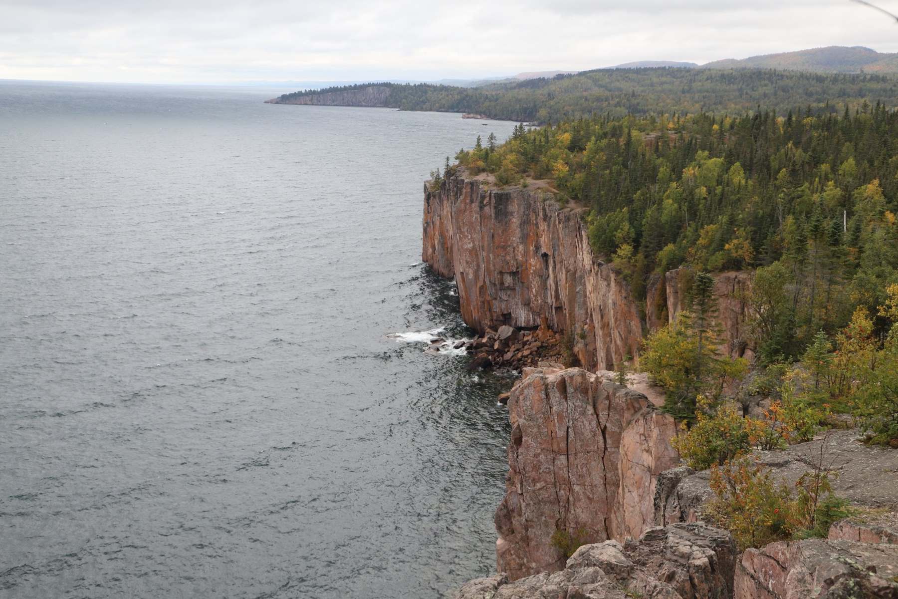 Secret-Honeycombed-Cliffs-Of-Minnesota8217s-Tettegouche-State-Park secret-honeycombed-cliffs-of-minnesotas-tettegouche-state-park