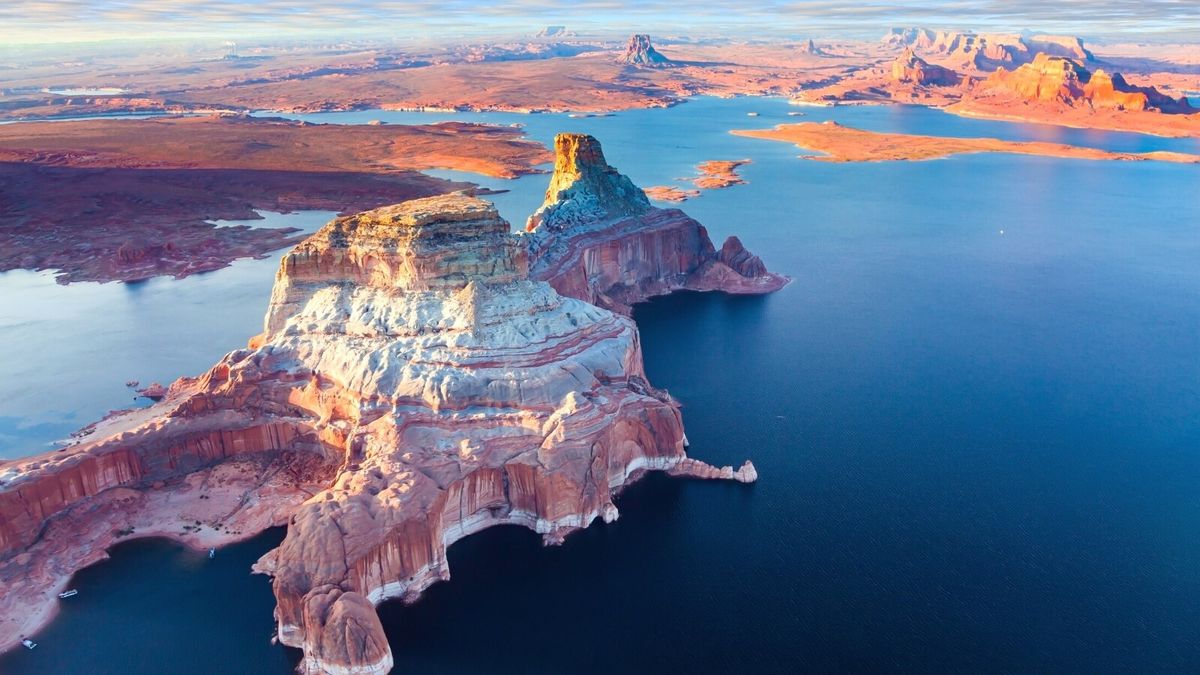 secret-lakes-near-lake-powell-arizona