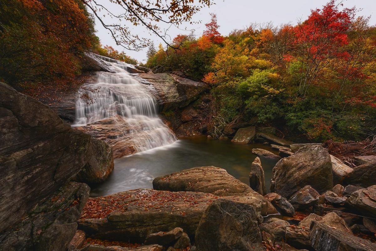 secret-waterfalls-around-asheville