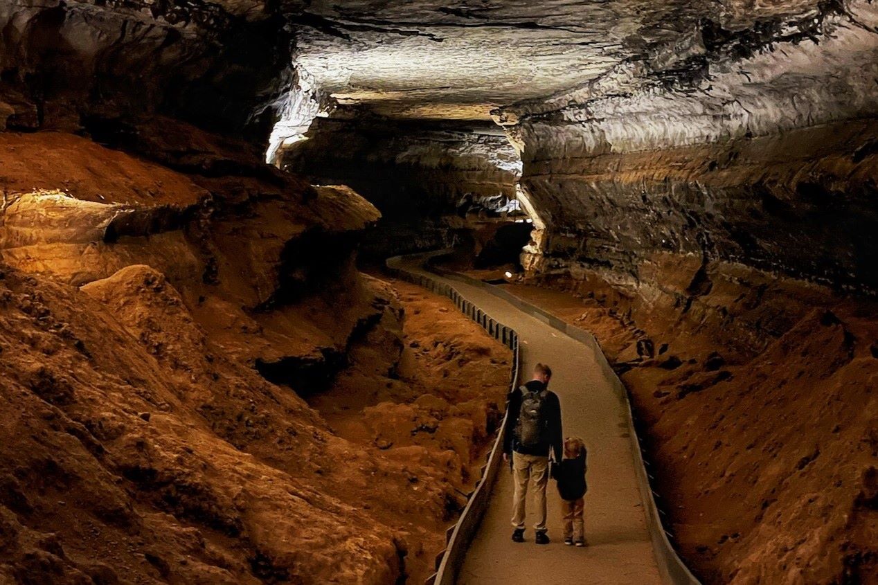 secrets-beneath-mammoth-cave-kentucky