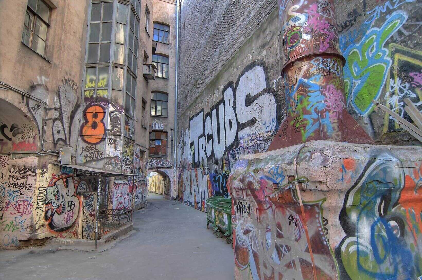 secrets-of-st-petersburgs-artist-alley-ways