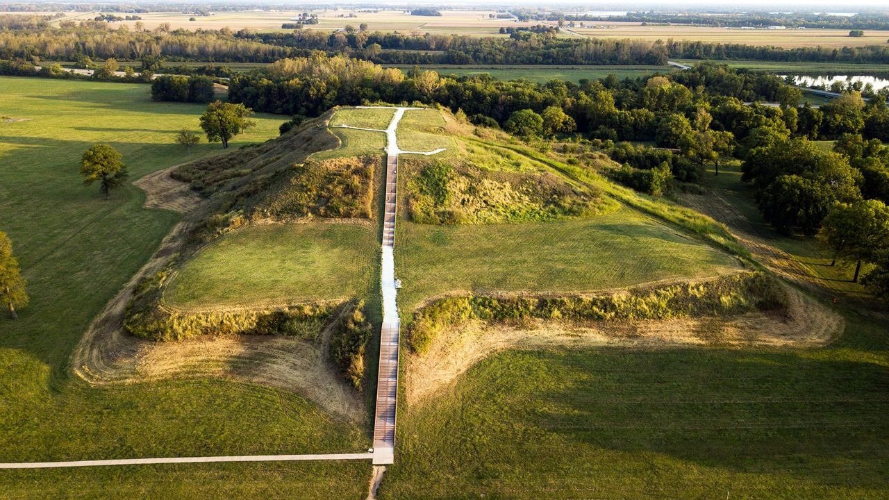 Secrets-Of-The-Ancients-Hidden-Cahokia-Mounds-In-Illinois secrets-of-the-ancients-hidden-cahokia-mounds-in-illinois