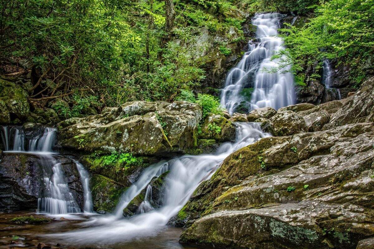 Secrets-Of-The-Hidden-Waterfalls-In-The-Great-Smoky-Mountains secrets-of-the-hidden-waterfalls-in-the-great-smoky-mountains