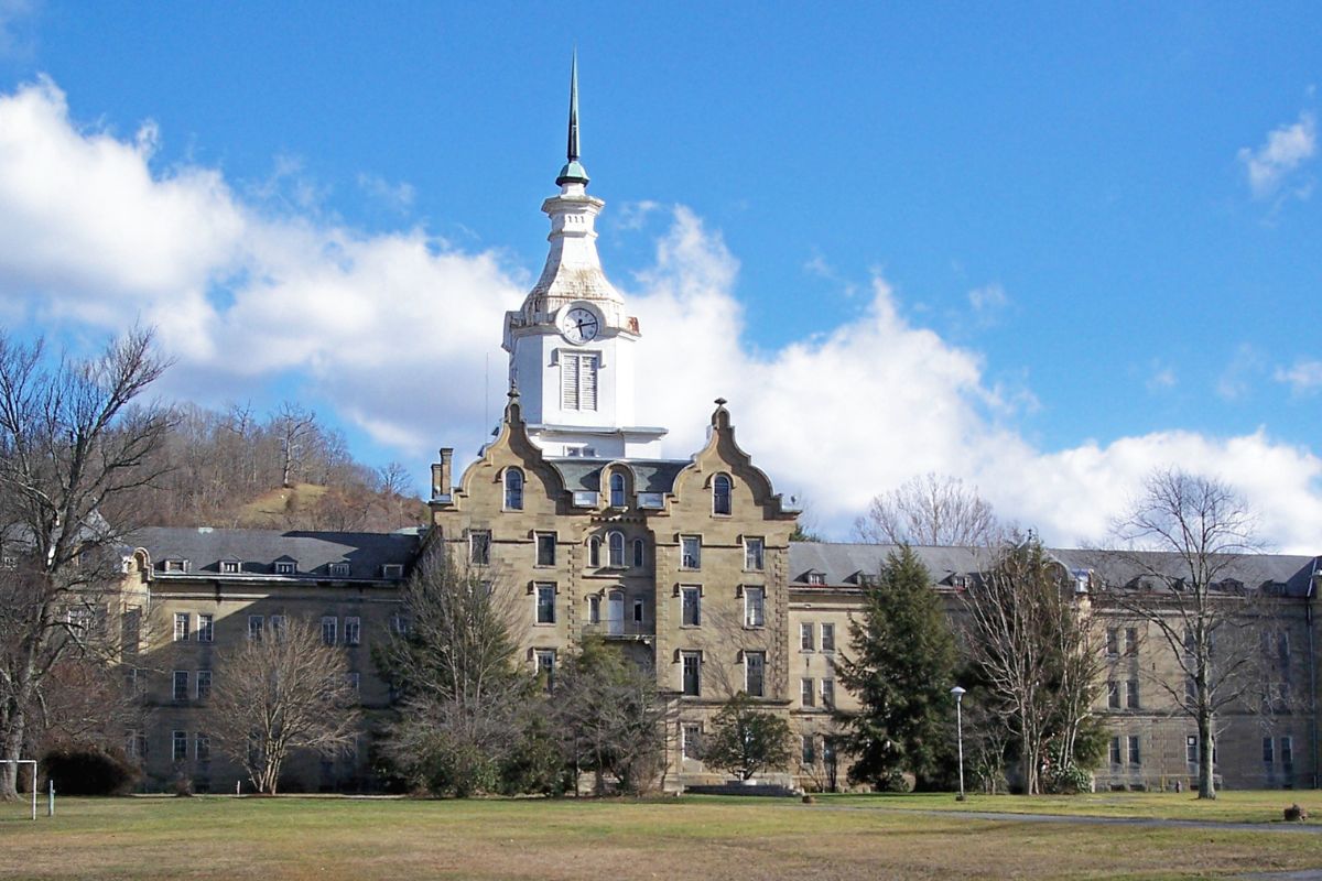 Secrets-Of-West-Virginia8217s-Trans-Allegheny-Lunatic-Asylum-Gothic-Design secrets-of-west-virginias-trans-allegheny-lunatic-asylum-gothic-design