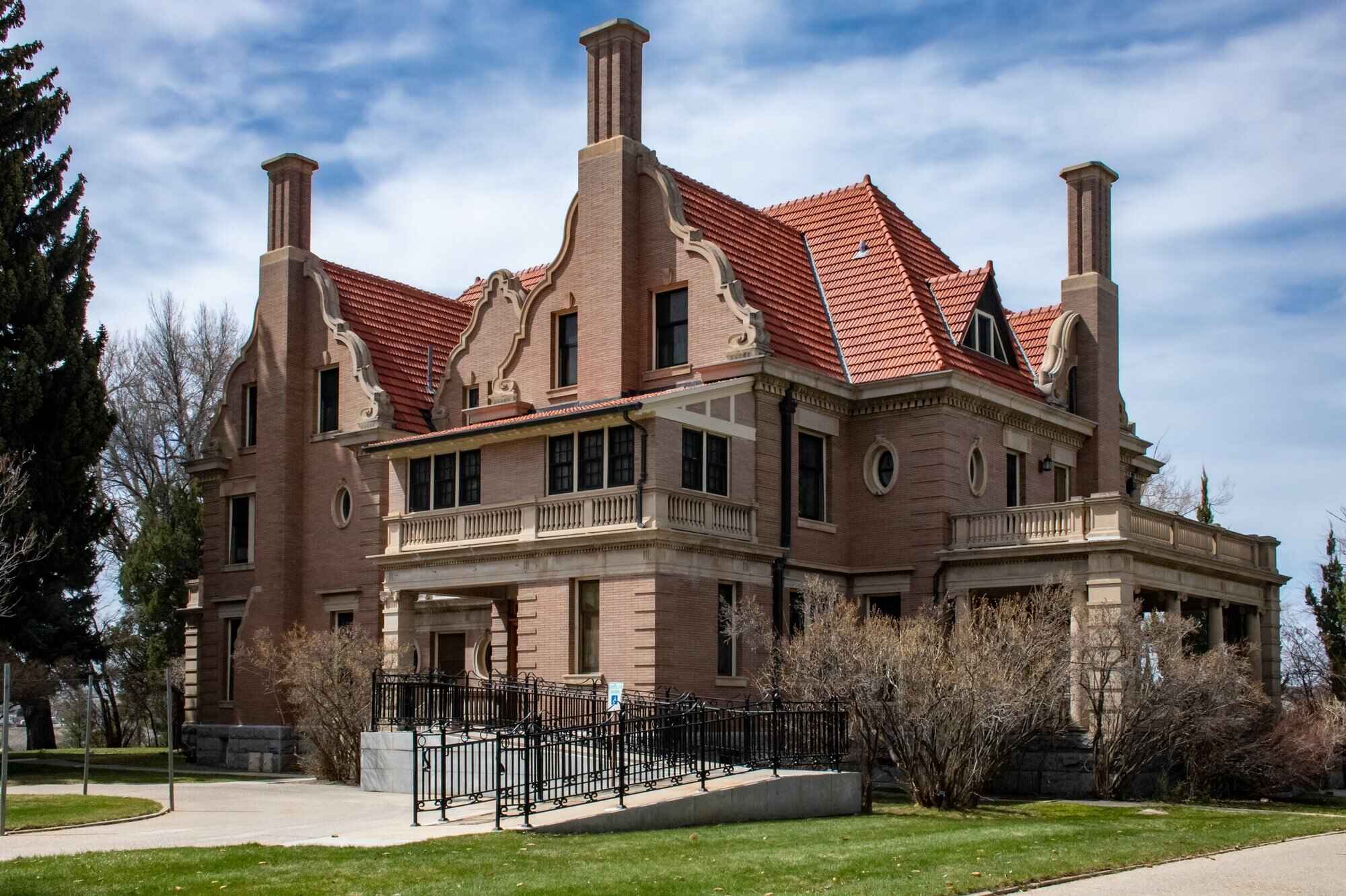 sheridans-hidden-trail-state-historic-site-mansion-turned-museum