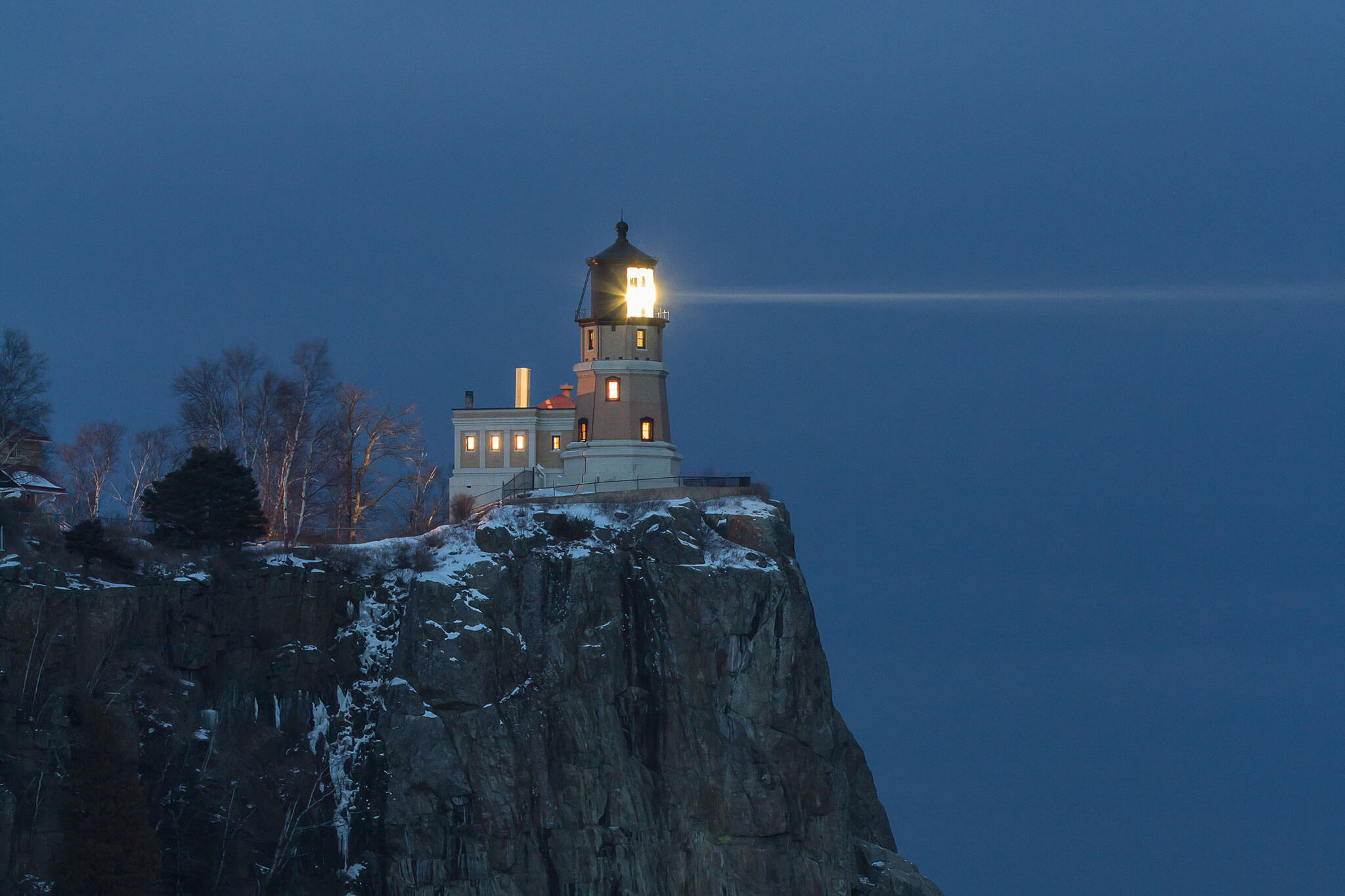 split-rock-lighthouse-shines-bright