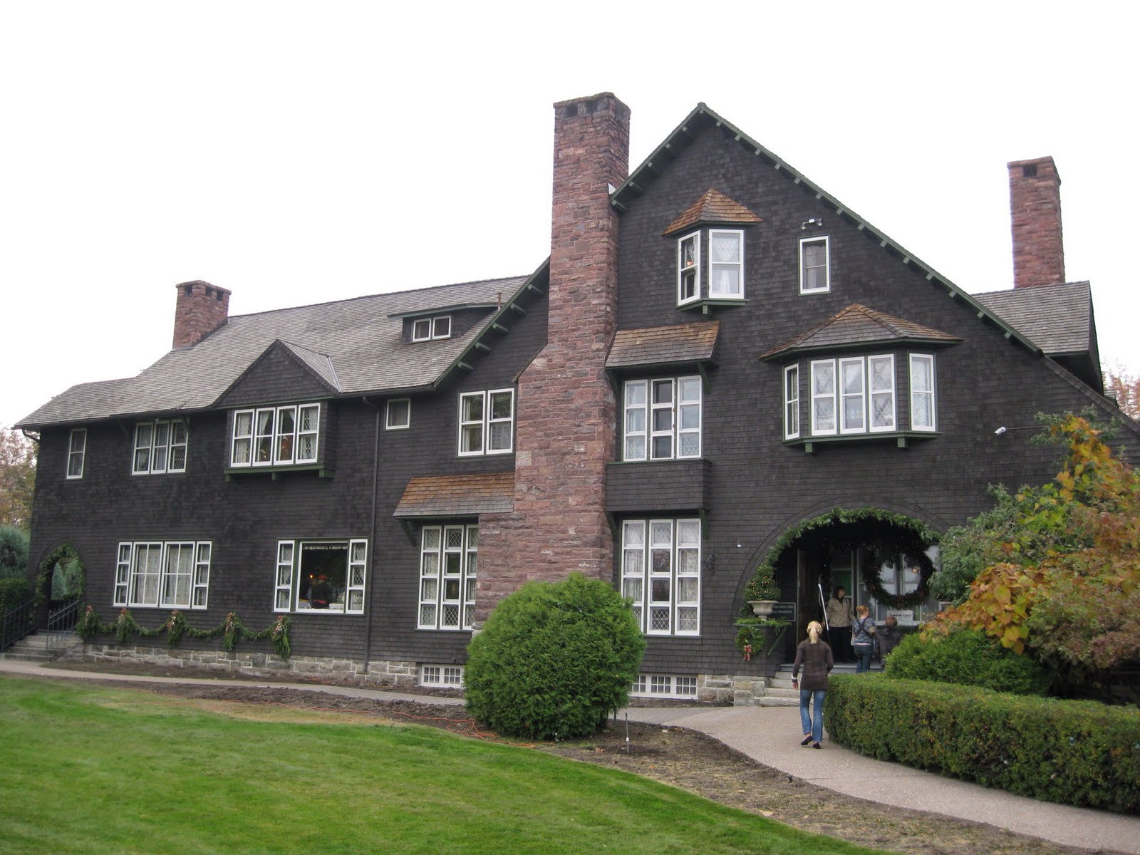 step-back-in-time-at-conrad-mansion-carriage-house