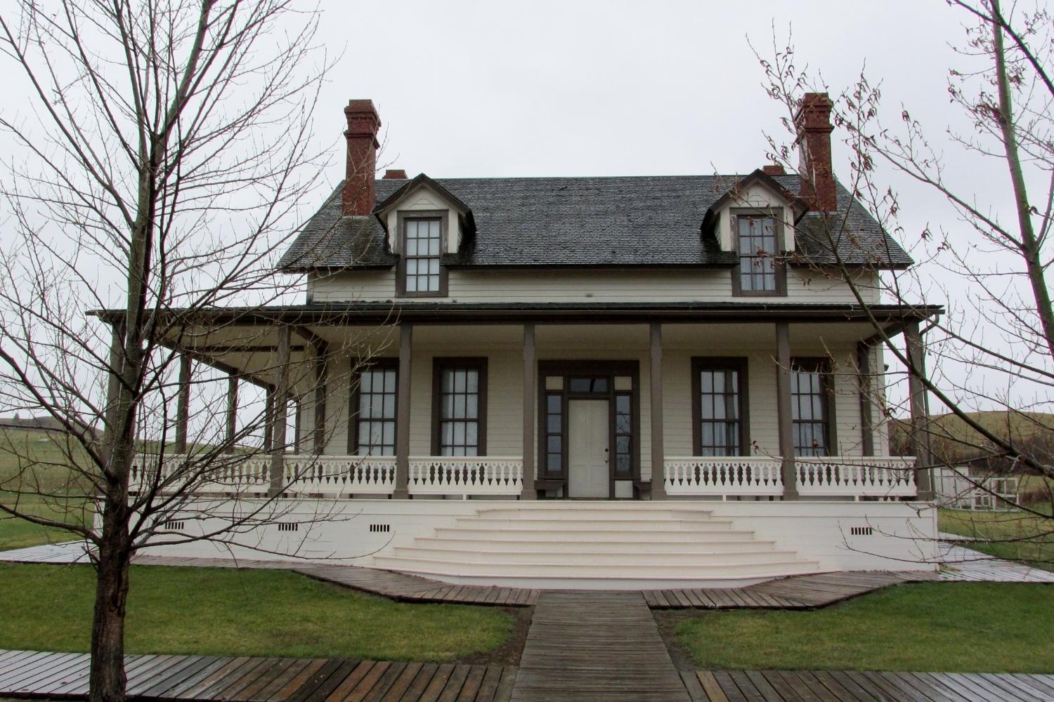 step-back-in-time-at-custers-home-in-fort-abraham-lincoln