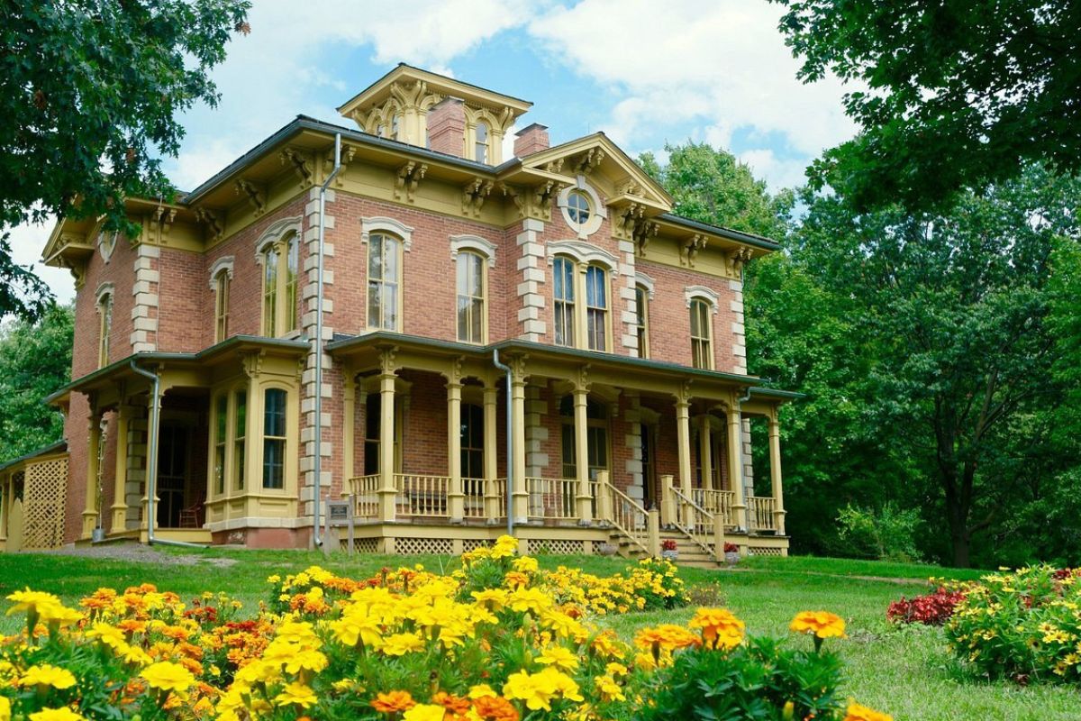 step-back-in-time-at-living-history-farms