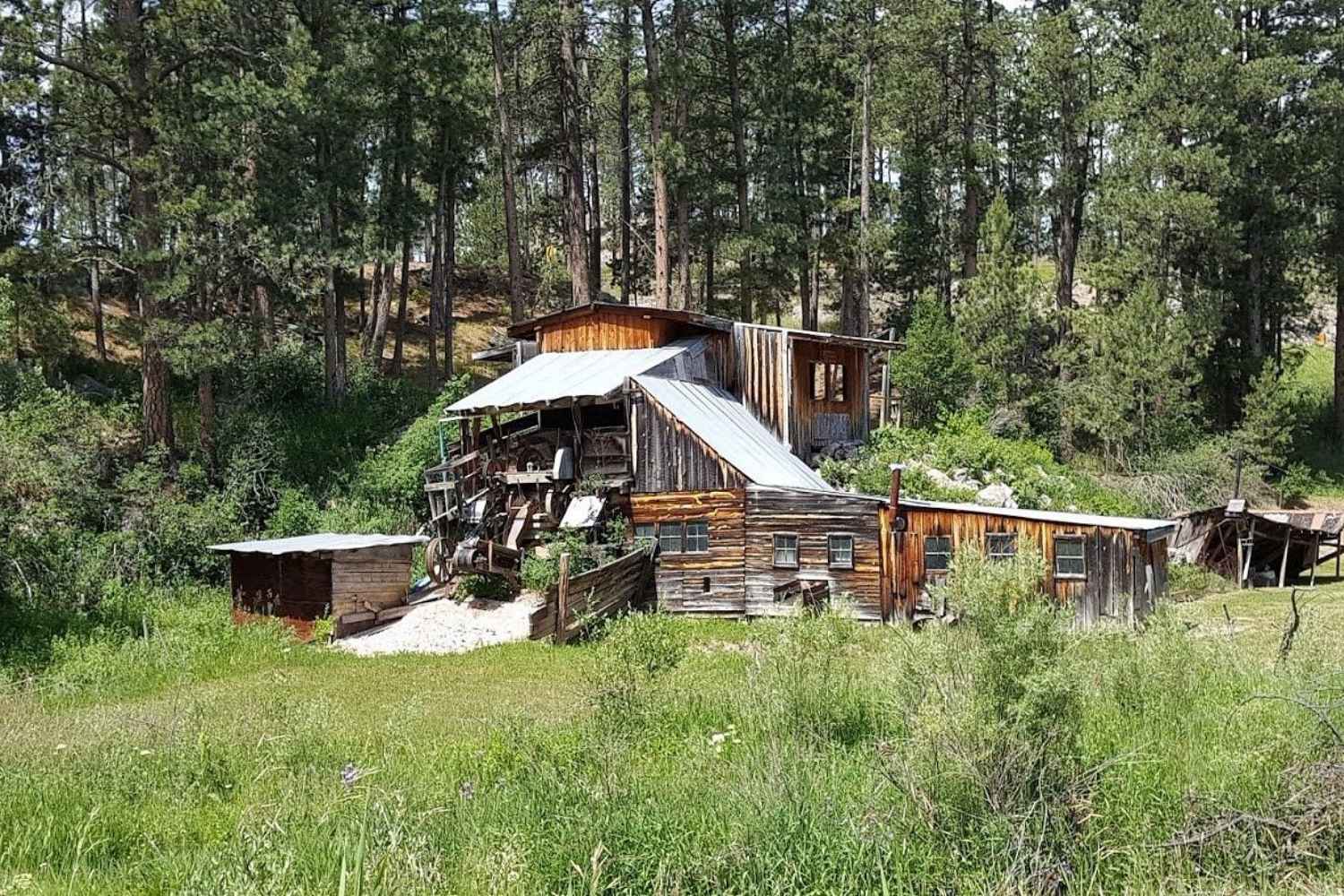 Striking Gold At Hill City's Wade's Gold Mill TouristSecrets