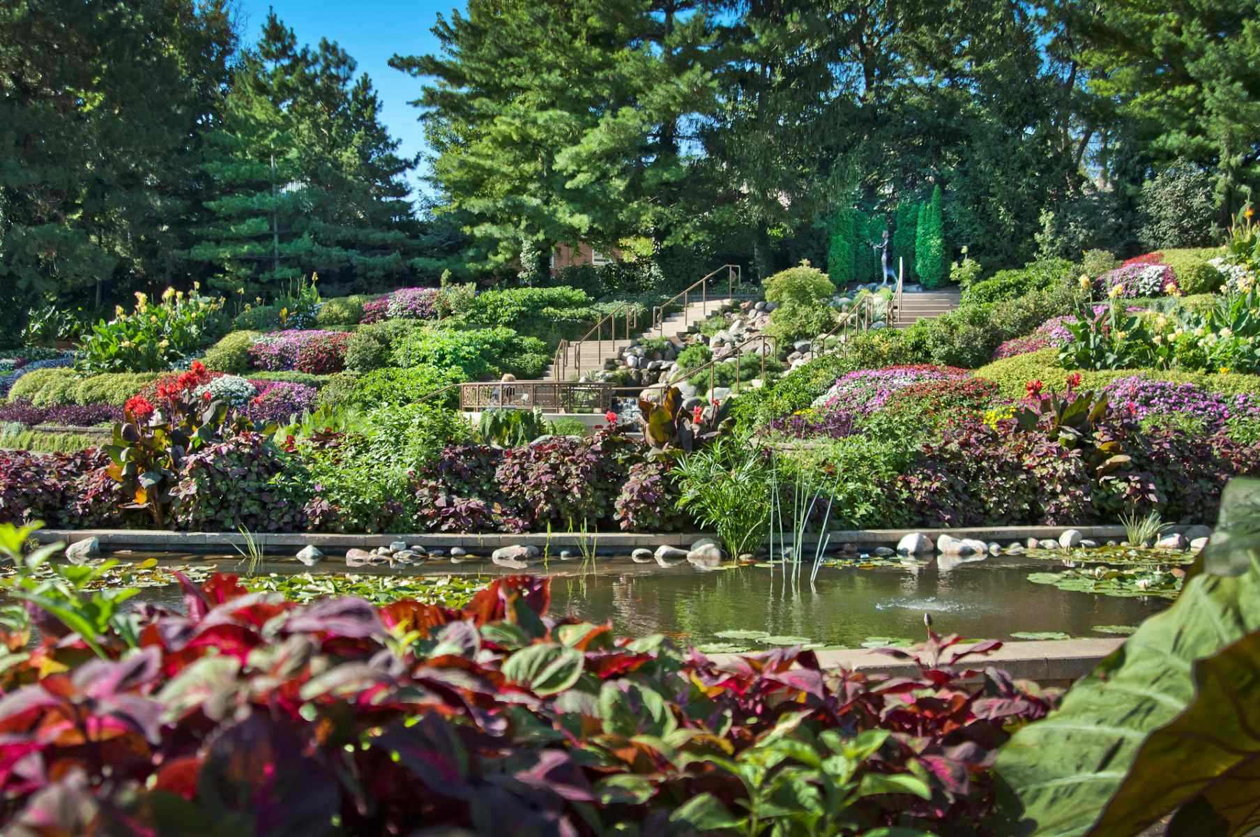 stroll-through-lincolns-enchanting-sunken-gardens