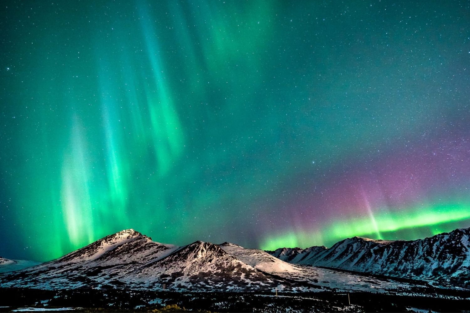 The-Enchantment-of-the-Aurora-Borealis-in-Alaska the-enchantment-of-the-aurora-borealis-in-alaska