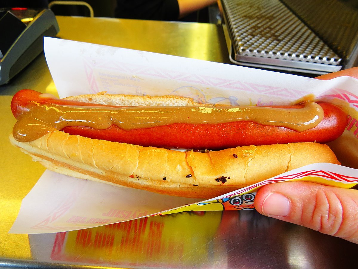 the-unexpected-growth-of-reykjaviks-renowned-hot-dog-stand-touristsecrets