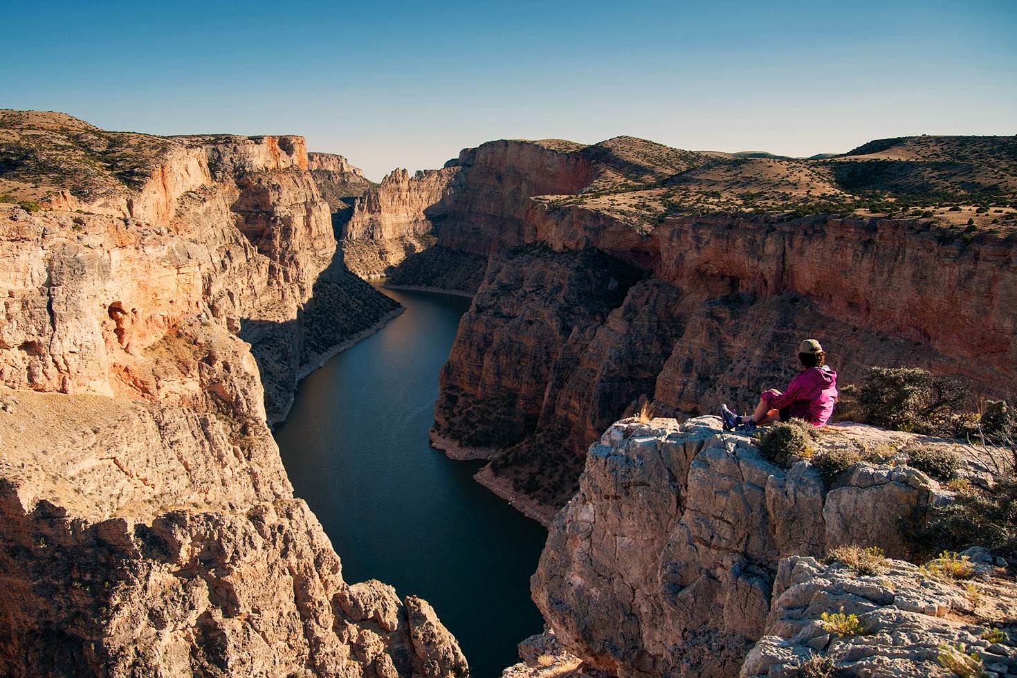 thrilling-boat-adventures-at-bighorn-canyon