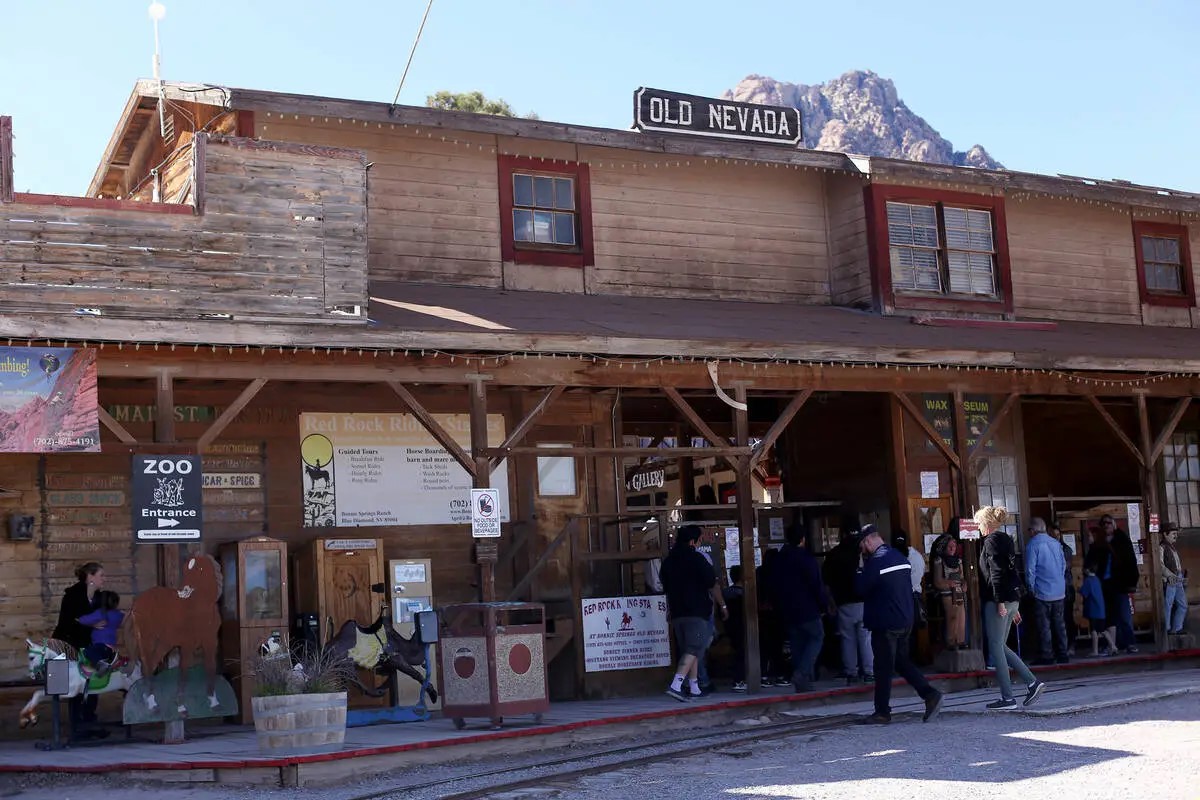thrilling-gunfight-shows-at-bonnie-springs-old-nevada