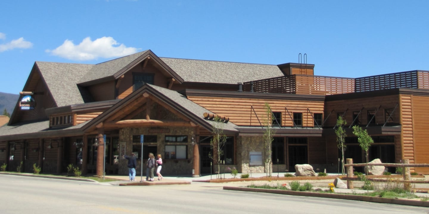 thrills-await-at-grand-lakes-rocky-mountain-repertory-theatre