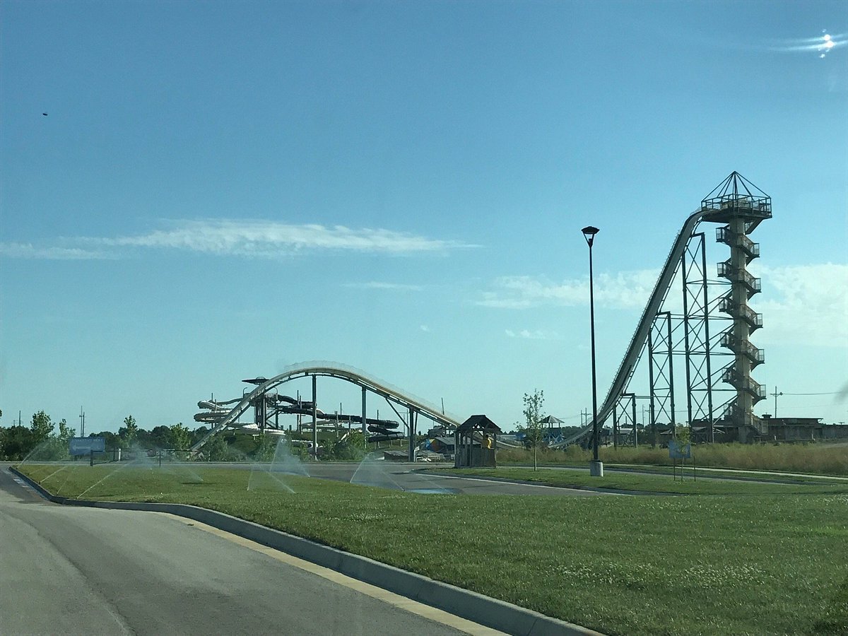 thrills-await-at-kansas-citys-schlitterbahn-waterpark