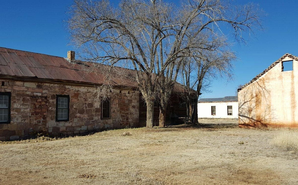 trading-stories-at-fort-apache-arizona