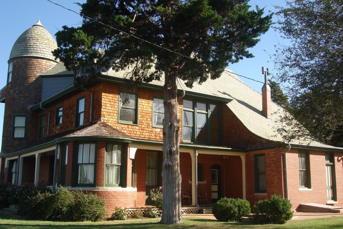 uncover-miamis-hidden-gem-the-dobson-museum