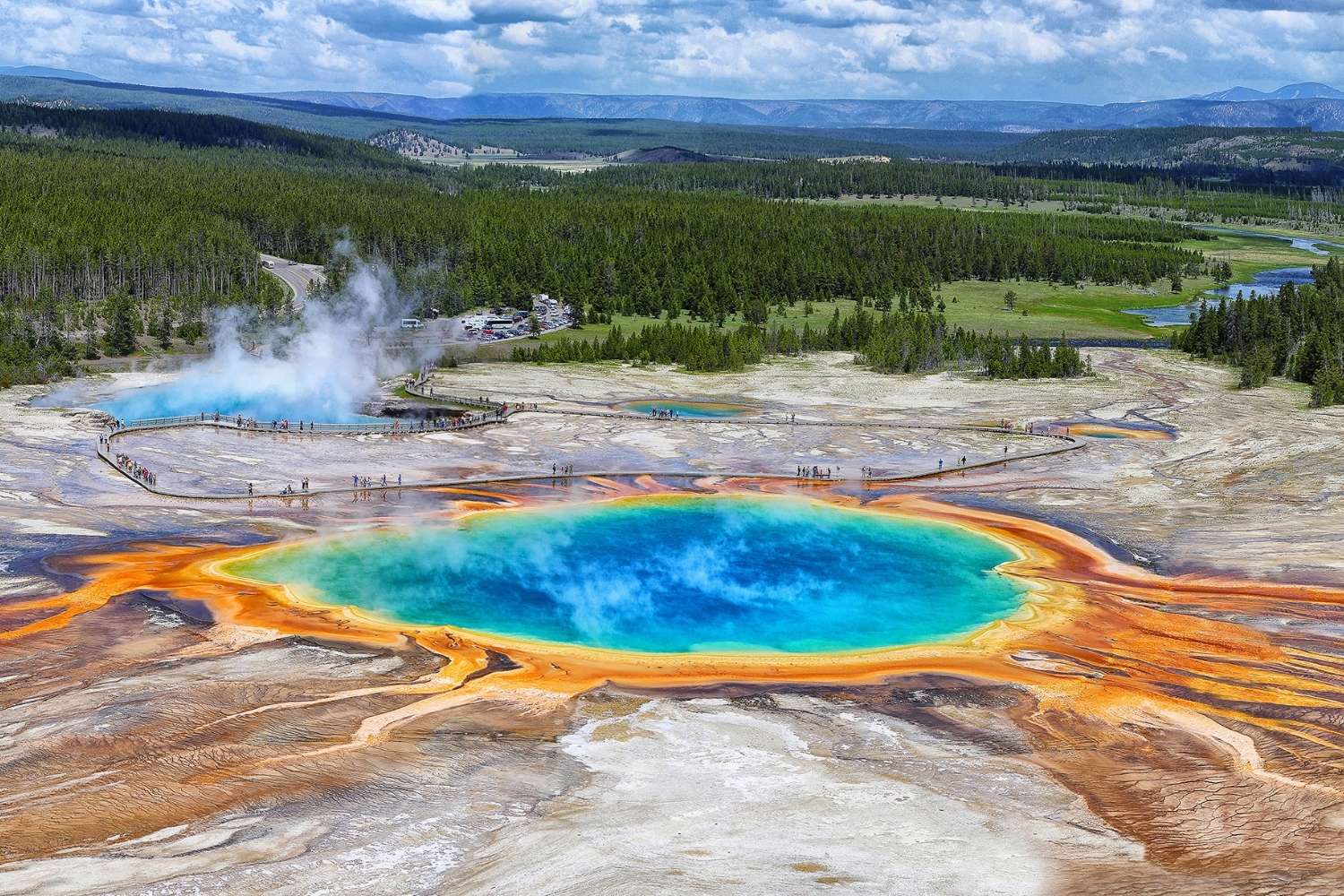undiscovered-hot-springs-in-yellowstone-you-never-knew-existed