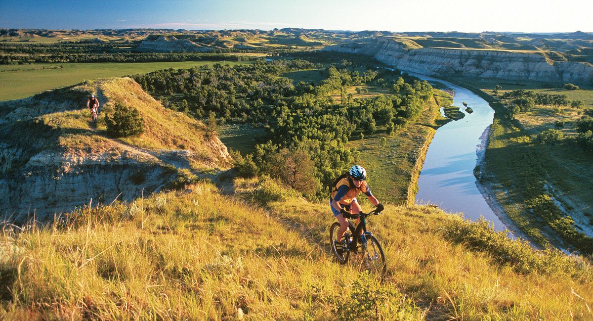 unleash-adventure-on-medoras-maah-daah-hey-trail