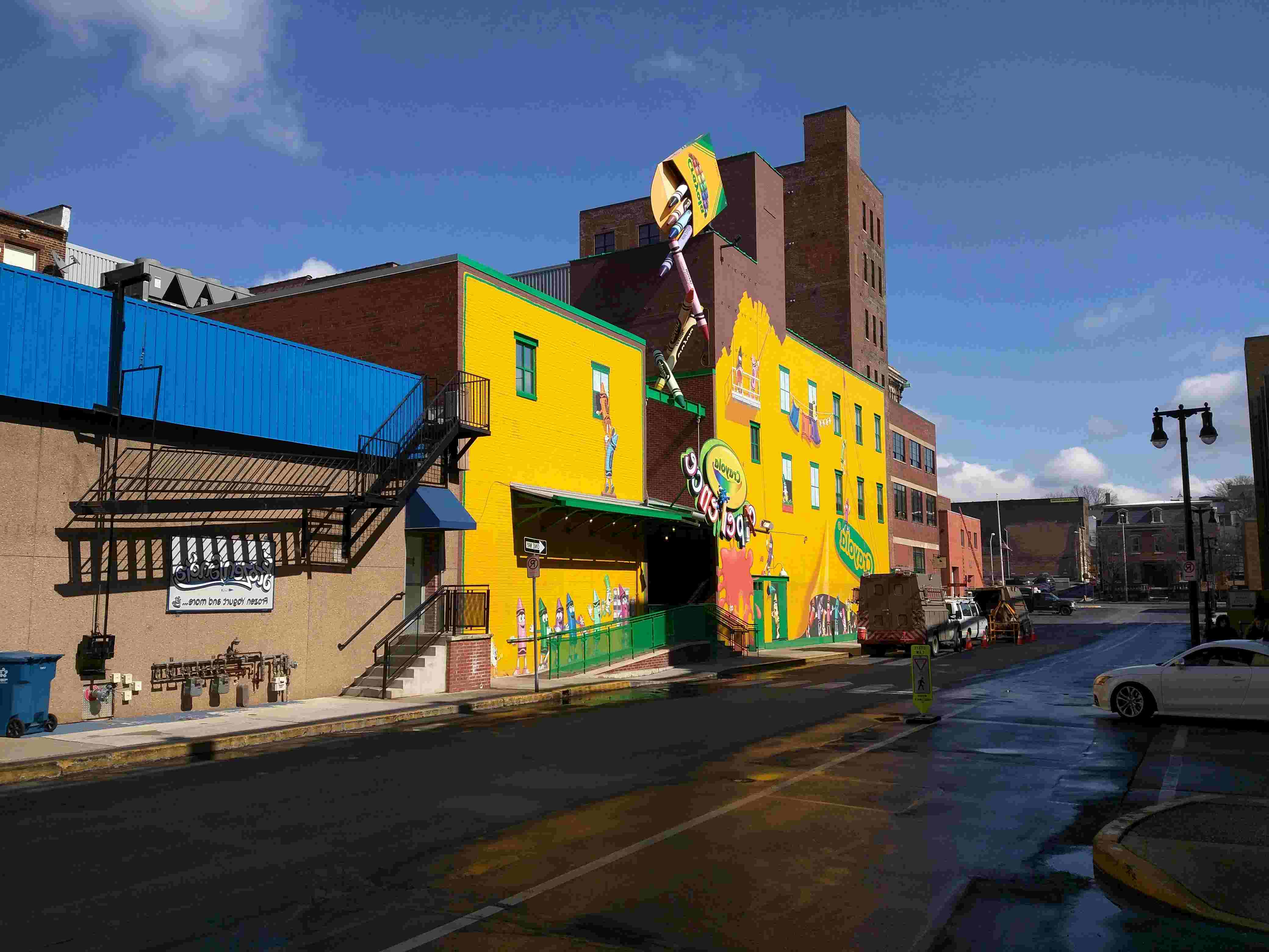 unleash-creativity-at-eastons-crayola-experience