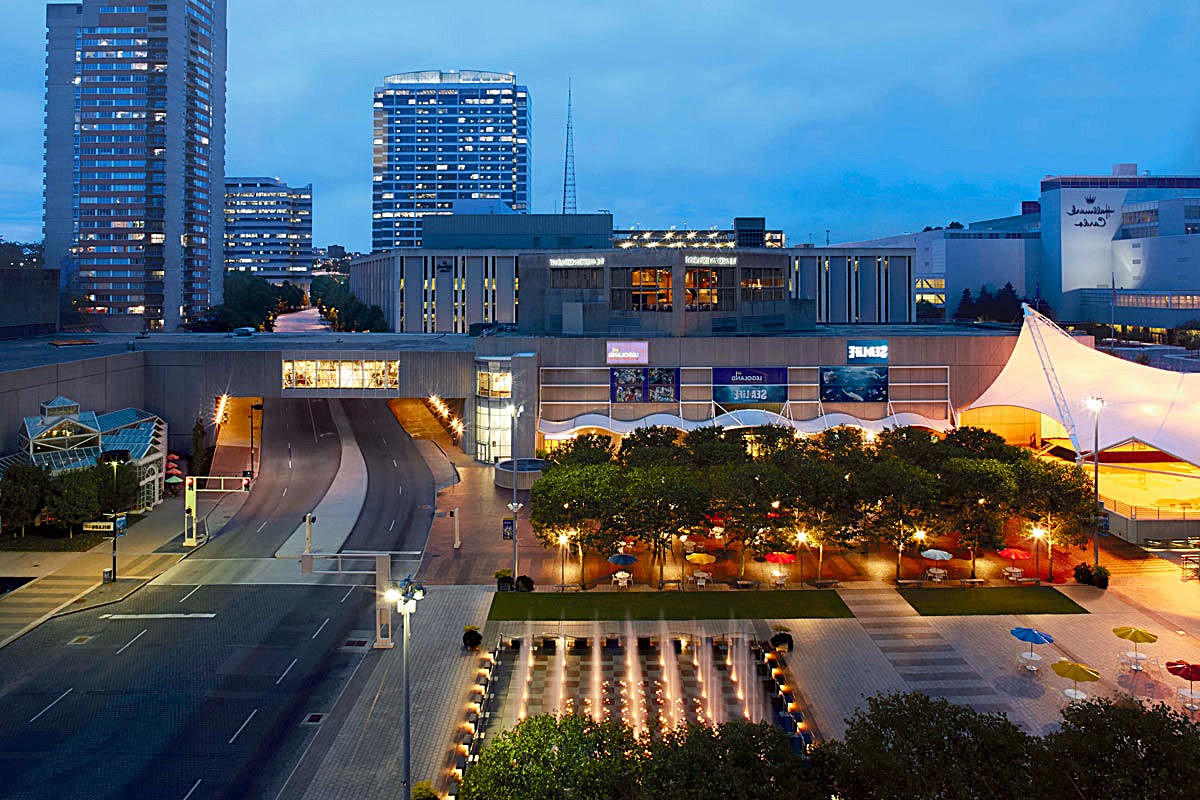 unleash-fun-at-kansas-citys-crown-center-complex