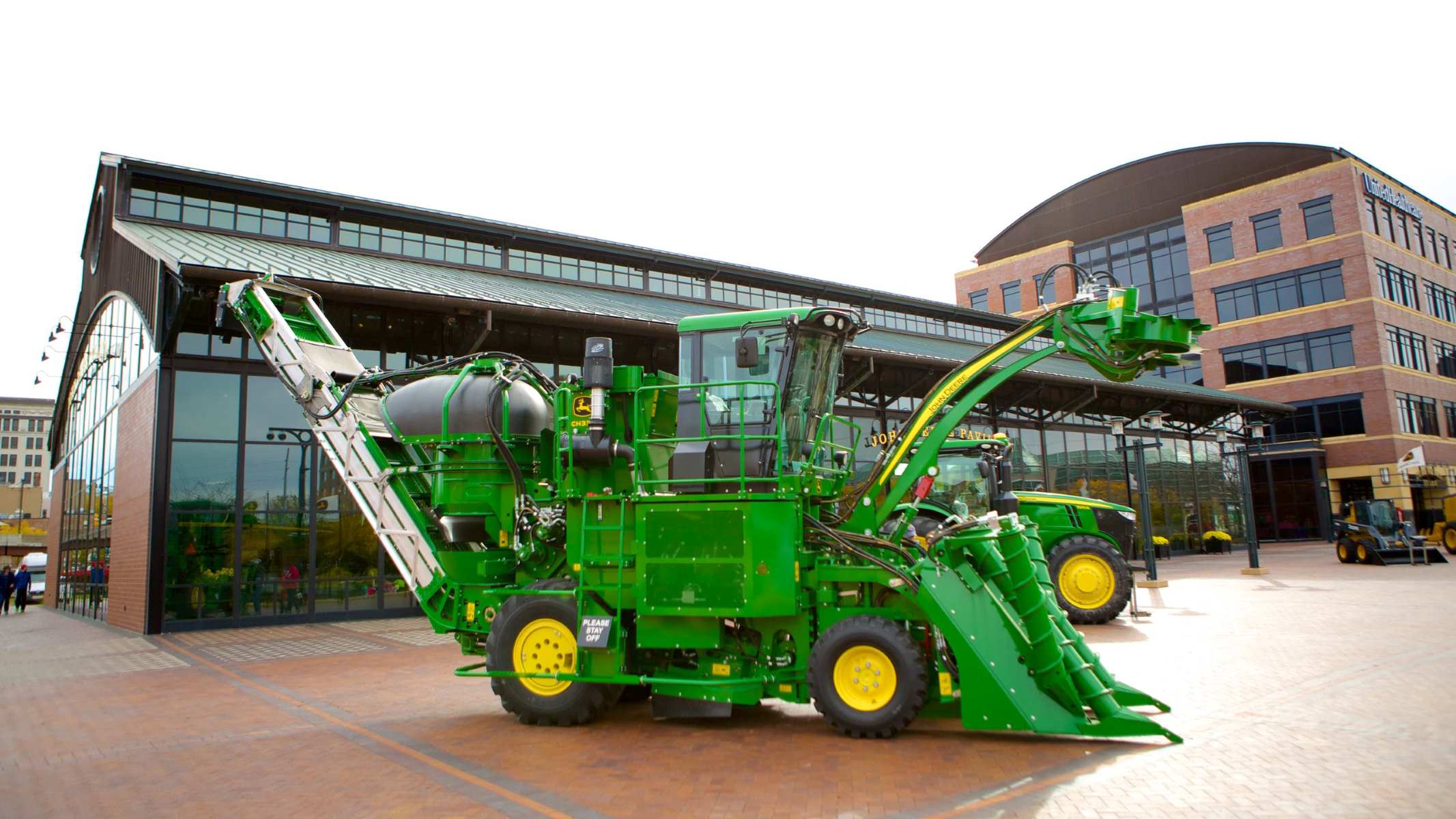Unleash-Fun-At-Quad-Cities8217-John-Deere-Pavilion unleash-fun-at-quad-cities-john-deere-pavilion