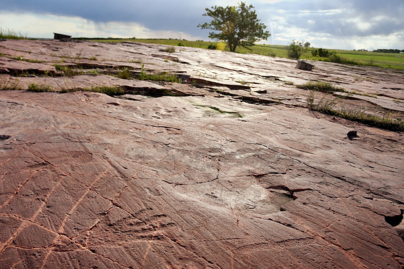 unveil-the-secrets-of-jeffers-petroglyphs