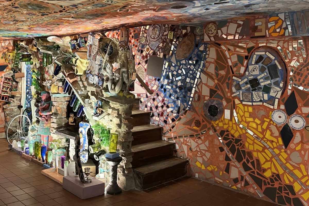 unveil-the-wonders-of-philadelphias-magic-gardens