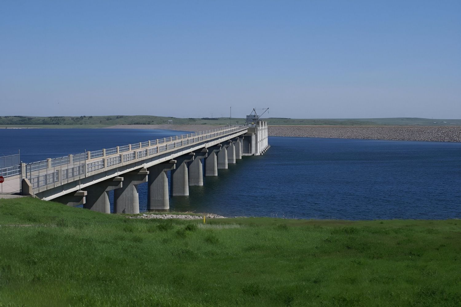 unveil-the-wonders-of-pierres-oahe-dam-visitor-center