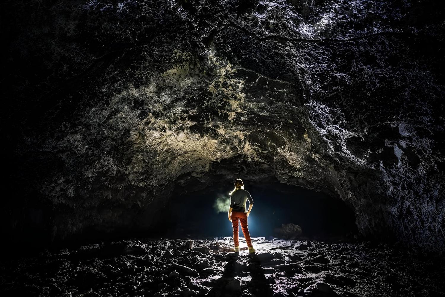 unveiling-the-mysteries-of-the-lava-caves-at-craters-of-the-moon-touristsecrets