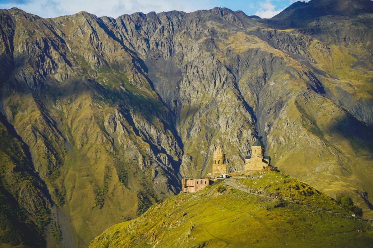 unveiling-the-mystery-of-mount-kazbek-and-gergeti-trinity-church-touristsecrets