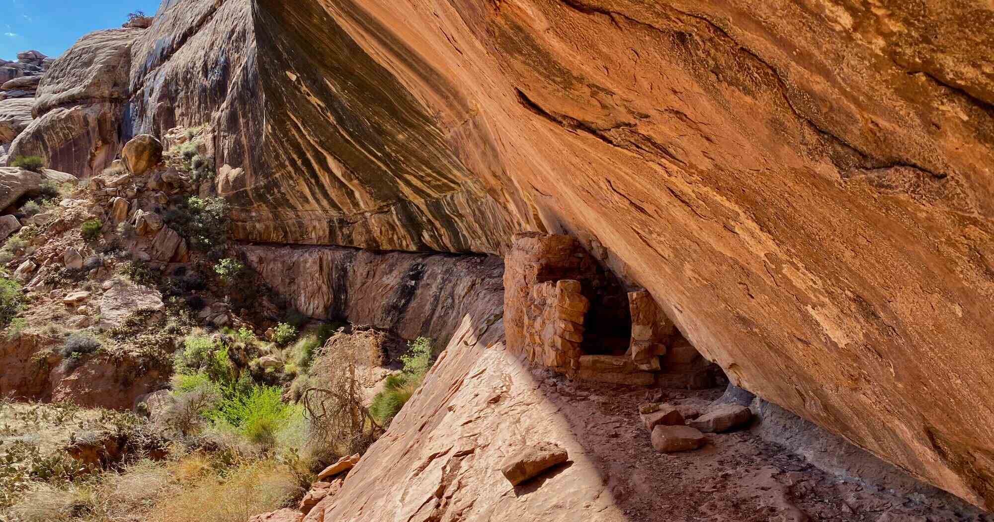 Unveiling-The-Secrets-Of-Anasazi-Granaries-In-Cedar-Mesa-TouristSecrets unveiling-the-secrets-of-anasazi-granaries-in-cedar-mesa-touristsecrets