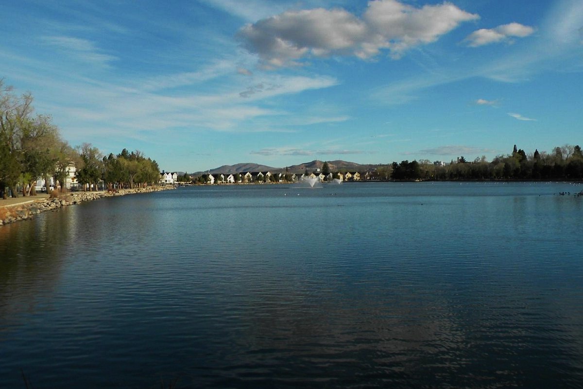 urban-oasis-awaits-at-virginia-lake-park