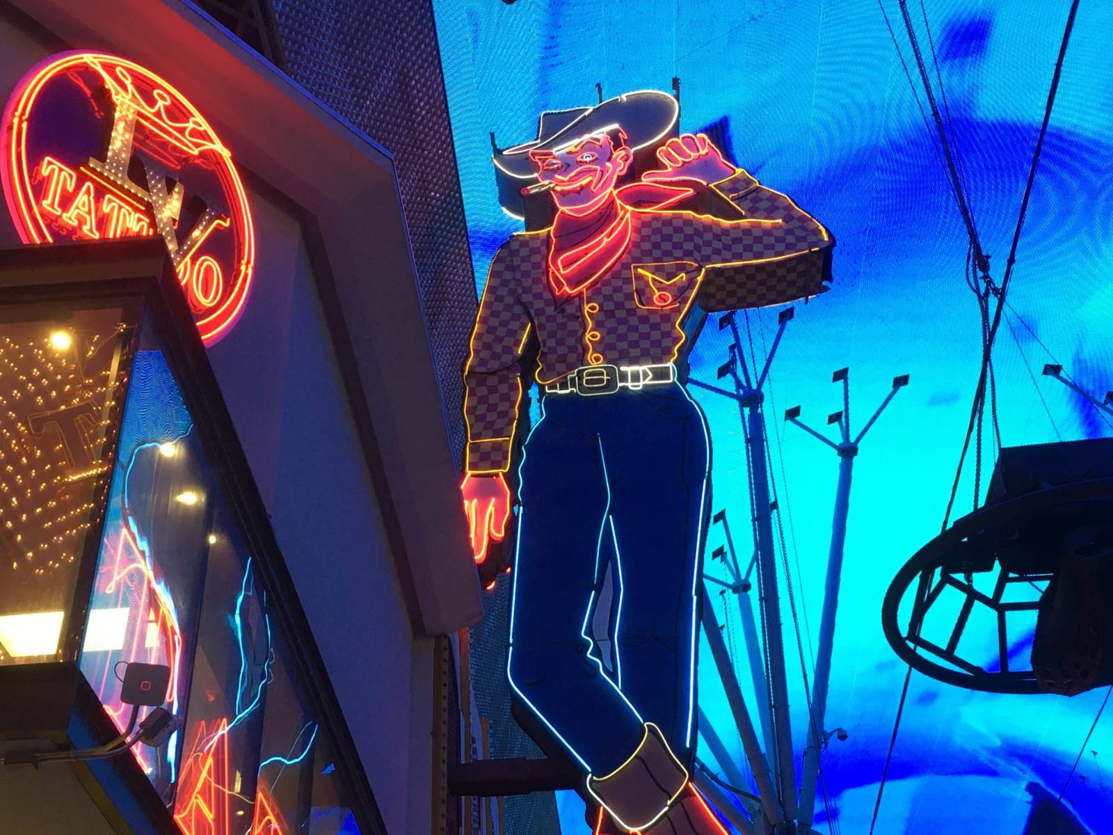 vegas-vics-iconic-neon-cowboy-adventure
