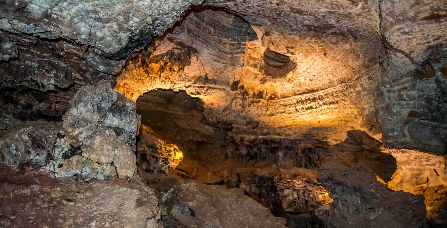 Whispers-In-The-Wind-Caves-Discovering-Secrets-Of-South-Dakota8217s-Caverns-TouristSecrets whispers-in-the-wind-caves-discovering-secrets-of-south-dakotas-caverns-touristsecrets