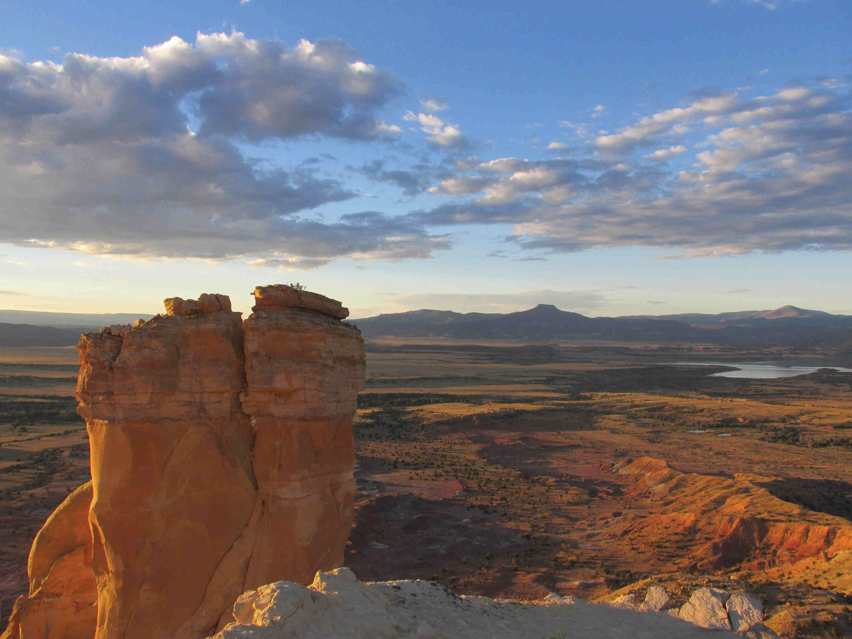 wind-carved-hoodoos-of-new-mexicos-ghost-ranch