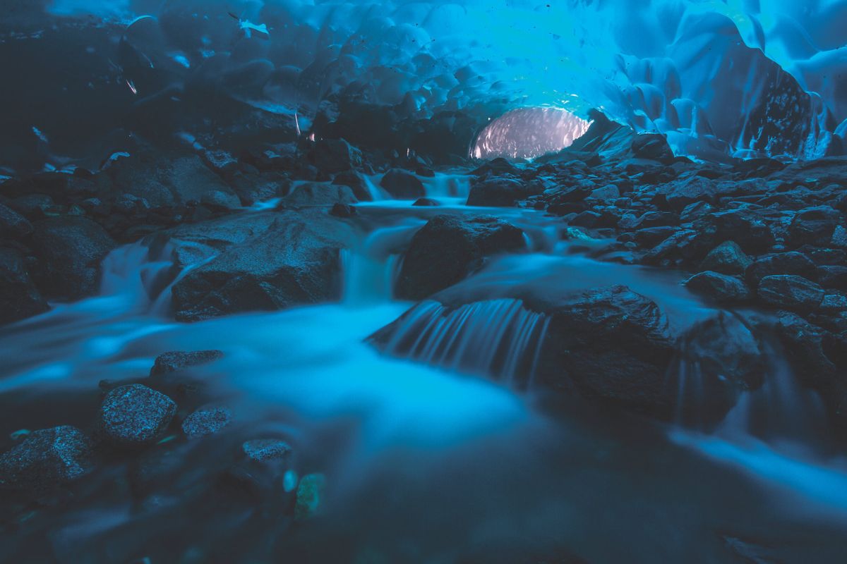 Alaska8217s-Secret-Mendenhall-Ice-Caves-Blue-Wonders alaskas-secret-mendenhall-ice-caves-blue-wonders