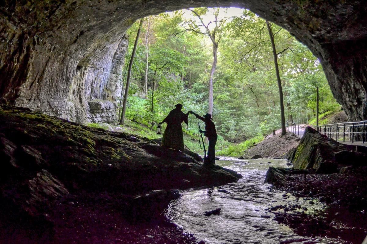 Ancient-Caves-Of-Missouri8217s-Ozarks ancient-caves-of-missouris-ozarks