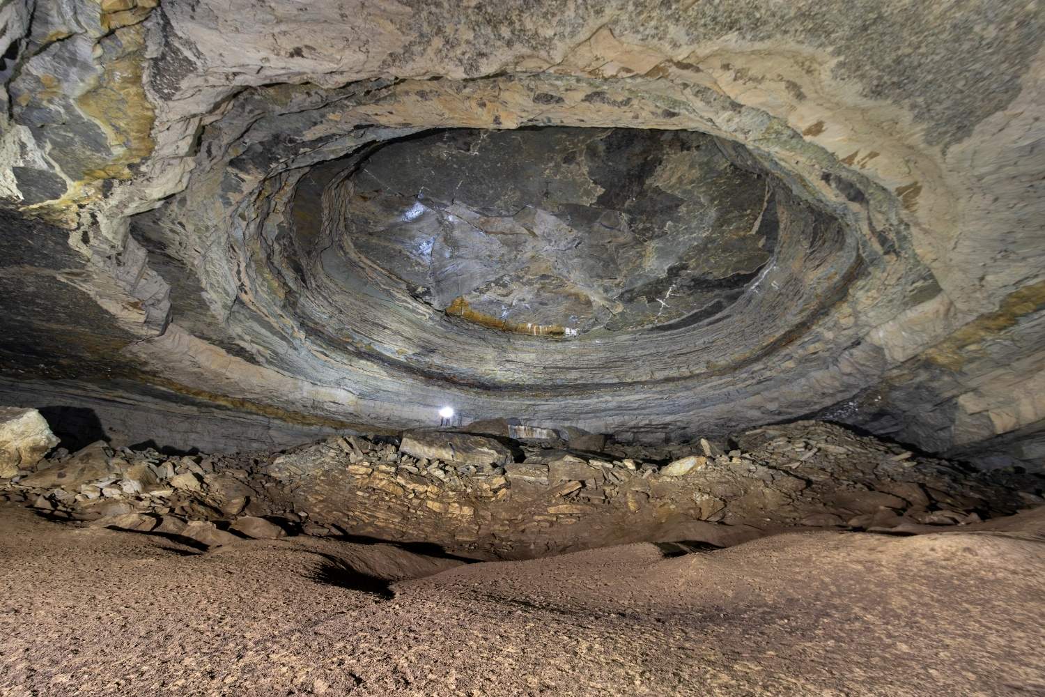 ancient-caves-of-tennessees-fall-creek