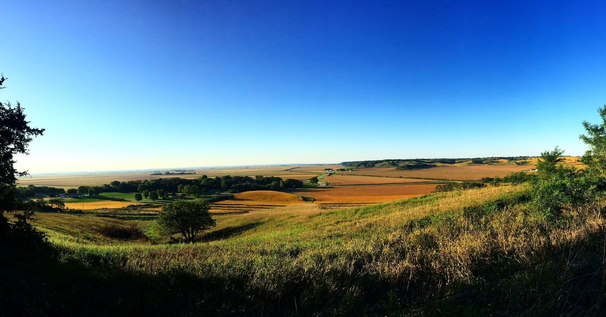 ancient-stone-circles-of-iowas-loess-hills