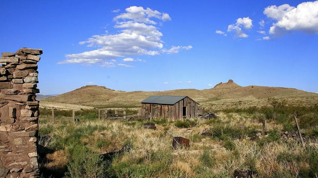 ghost-towns-of-new-mexicos-lake-valley