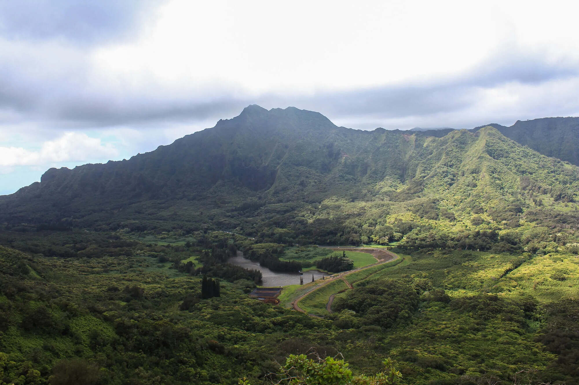 hawaiis-secret-lakes-in-nuuanu